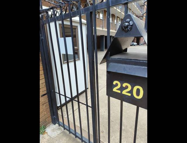 3 BEDROOM APARTMENT FOR SALE IN MUCKLENEUK